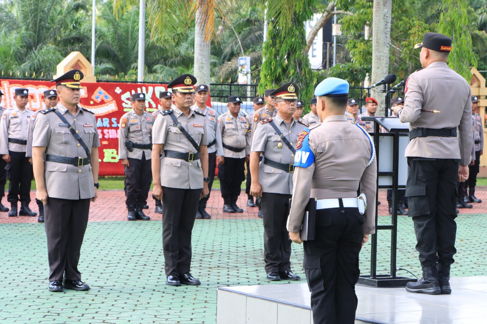 Kapolres Siak Pimpin Apel Serah Terima Jabatan Kapolsek Siak dan Penyerahan Jabatan Kabagren Polres Siak