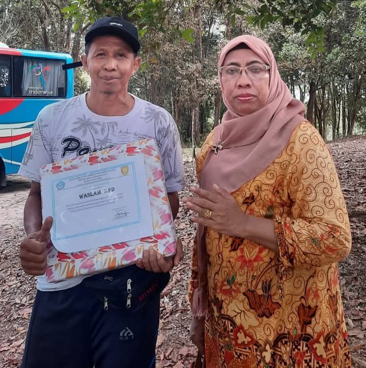 Manfaatkan Hari libur dan Perpisahan Guru Waslam Memasuki Masa Purna Tugas Baru 