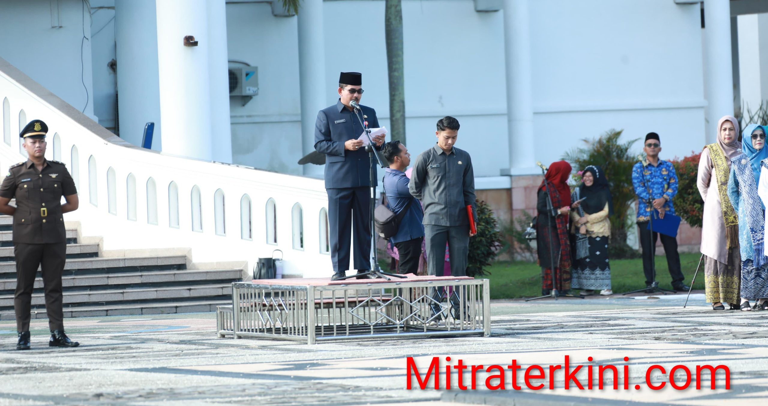 Pimpin Upacara Hari Ibu ke-97 dan Bela Negara ke-77, Sekda Siak Tekankan Peran Perempuan dan Semangat Nasionalisme