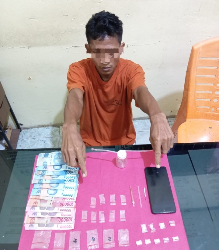 Digrebek Malam Hari, Bandar Sabu Rawang Kao Tak Berkutik, 9 Paket Diamankan