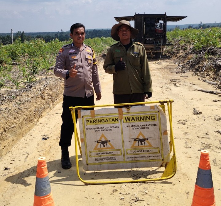 Bhabinkamtibmas Polsek Sungai Mandau Tinjau Pertumbuhan Jagung Pipil di Lahan Ketahanan Pangan 40 Hektare