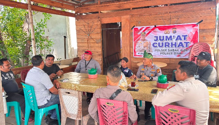 Bangun Kedekatan dengan Warga, Kapolsek Sabak Auh Gelar Jumat Curhat Bersama Ketua PWRI