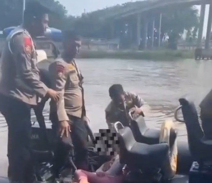 Perempuan 18 Tahun Terjun dari Jembatan Siak I, Tim Polairud Bergerak Cepat