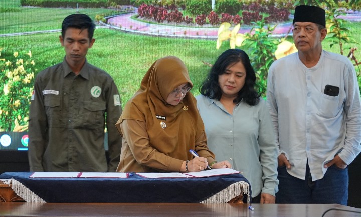 Jalan Rusak Jadi Perhatian, 11 Perusahaan Bantu Pemkab Siak Percepat Perbaikan